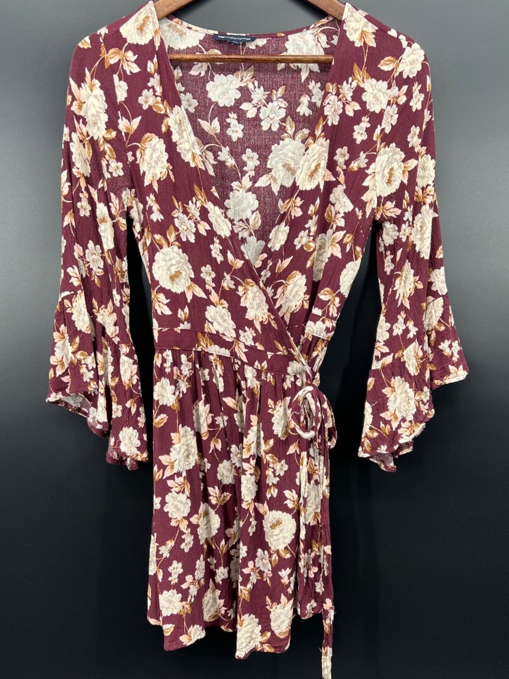 American Eagle Bohemian Wrap Blouse Burgundy Cream Floral Bell Sleeve Women’s M